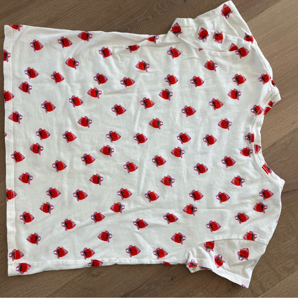 Old Navy crew neck Tee with Red Strawberry Cowboy Cowgirl hat coastal - Picture 7 of 7